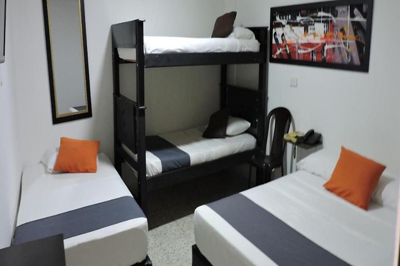 Hotel Jc 43 Меделин Екстериор снимка