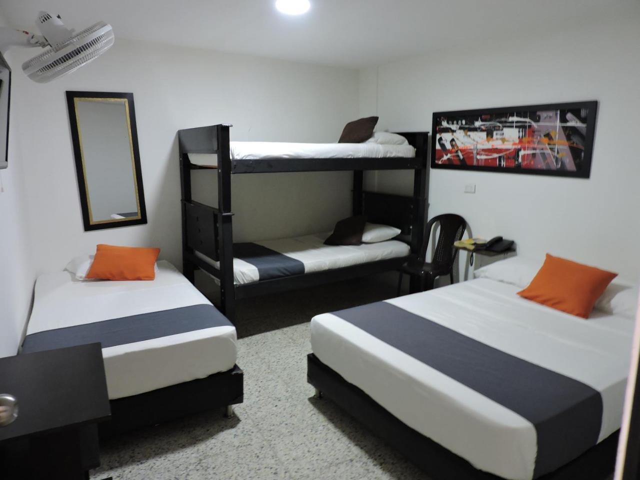 Hotel Jc 43 Меделин Екстериор снимка