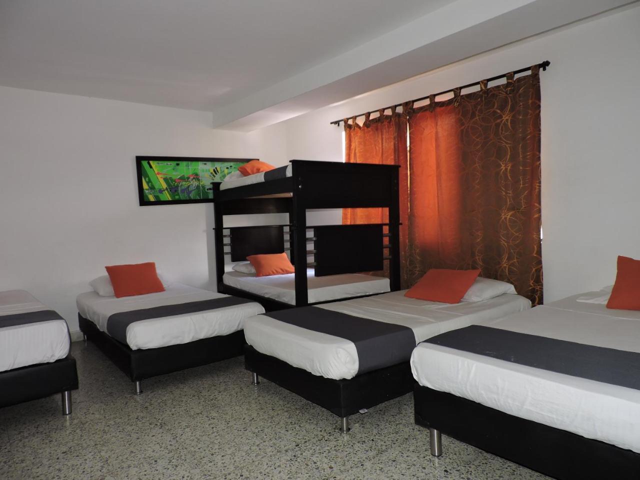 Hotel Jc 43 Меделин Екстериор снимка