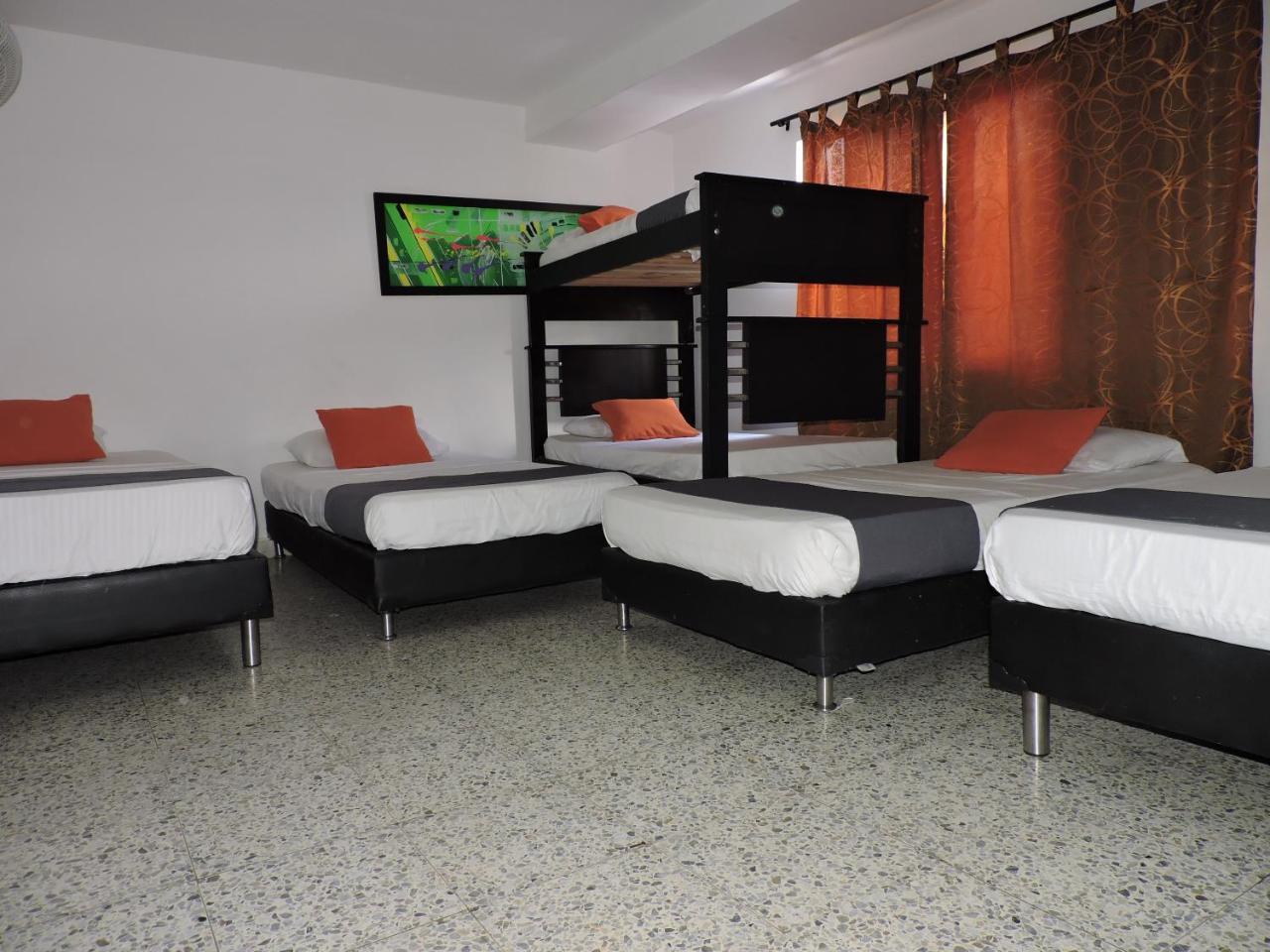 Hotel Jc 43 Меделин Екстериор снимка