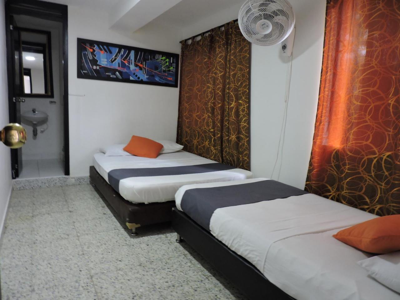 Hotel Jc 43 Меделин Екстериор снимка