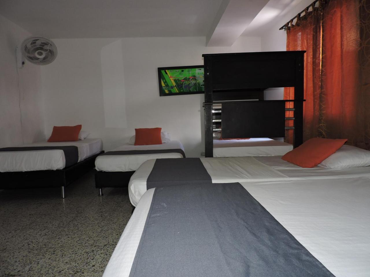Hotel Jc 43 Меделин Екстериор снимка
