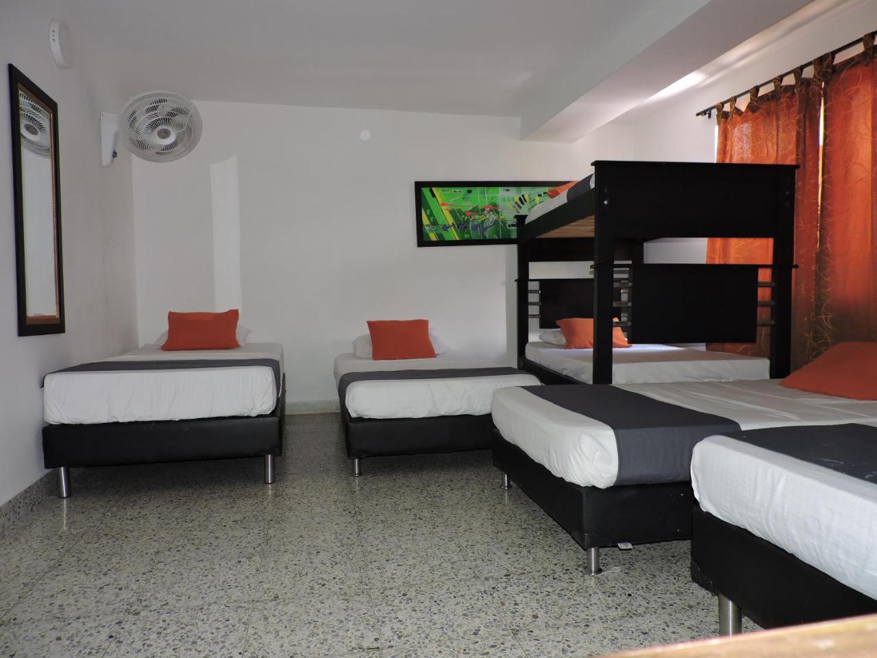 Hotel Jc 43 Меделин Екстериор снимка